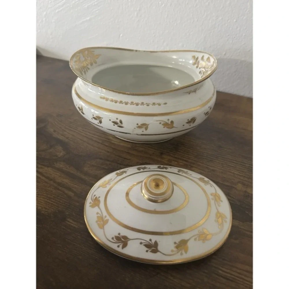 Royal Crown Derby Porcelain Sugar Bowl W/Lid White Gold Hand Painted‎